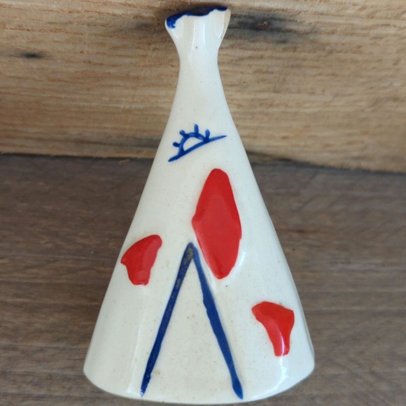 Vintage 1950s Indian Chief and Teepee Ceramic Salt and Pepper Shakers - Picture 4 of 11
